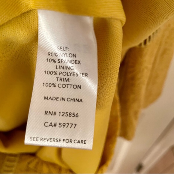 Lira lace dress with low back - Picture 7 of 7